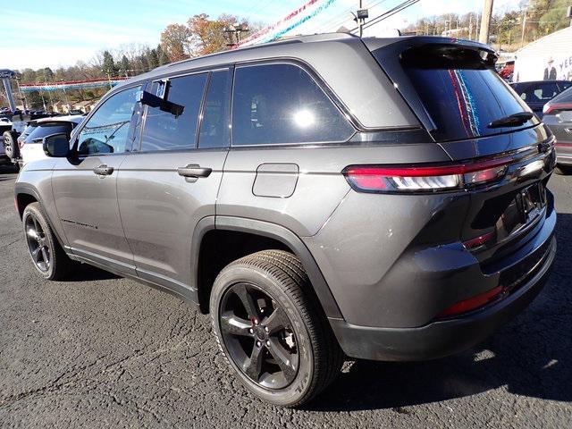 2022 jeep grand cherokee altitude