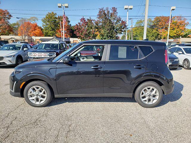 2023 kia soul lx
