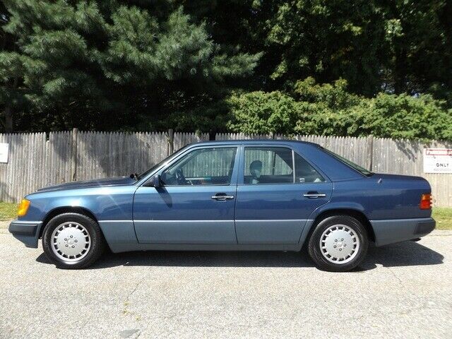 1993 mercedes-benz 300 series 300e with 152894 miles miles navy blue 4dr car 3.2