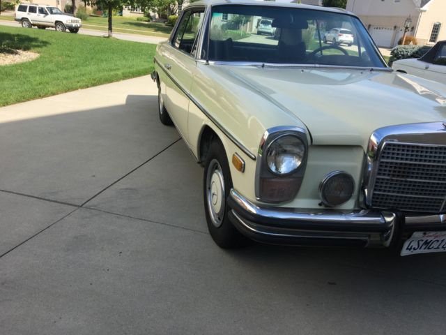 1972 mercedes 250c â€“ 2.8 l twin carb, automatic transmission (on the floor)