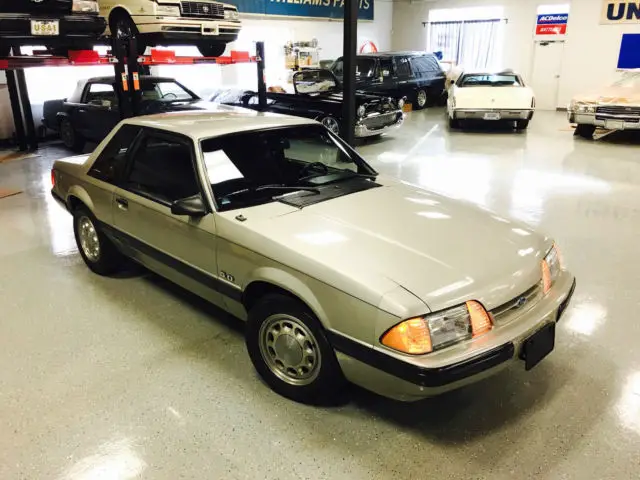 1990 ford mustang lx 5.0 coupe/ notchback ****documented 15k miles****