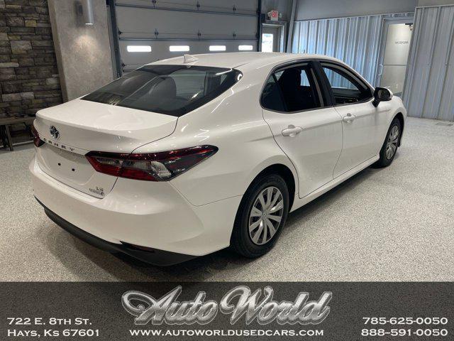 2023 toyota camry le