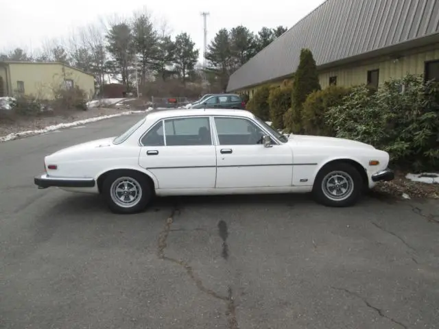 1981 jaguar xj6 sedan