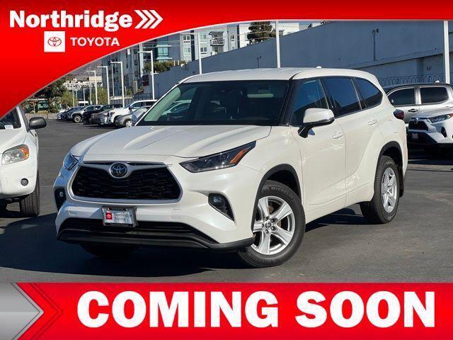 2021 toyota highlander le