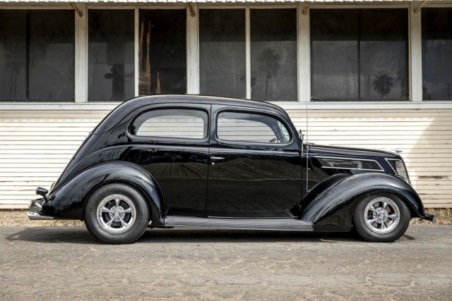 1937 ford tudor slatback sedan