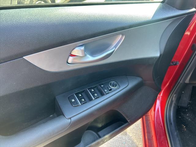 2023 kia forte lxs
