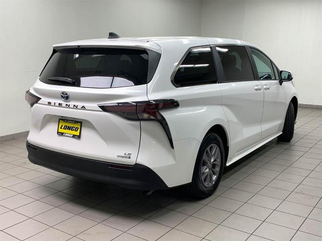 2024 toyota sienna le
