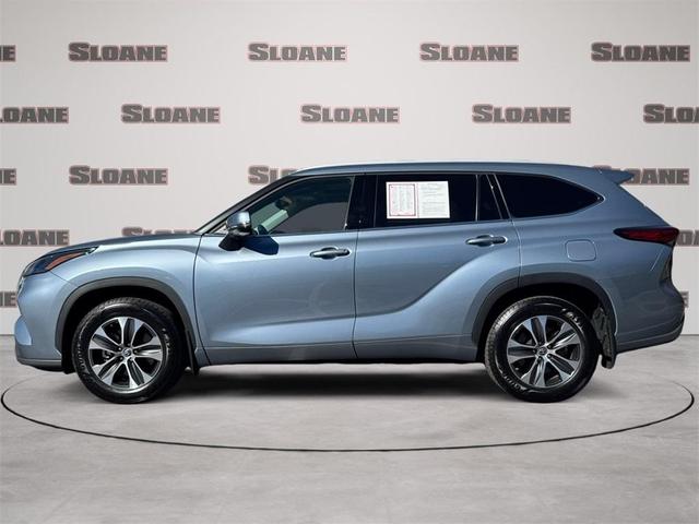 2022 toyota highlander xle