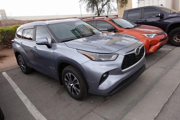 2024 toyota highlander xle in henderson, nevada