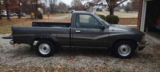 1990 toyota pickup automatic 2.4 efi