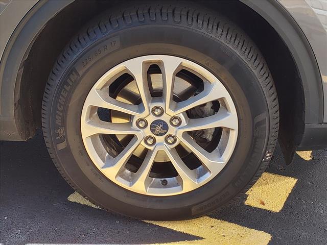2021 ford escape se