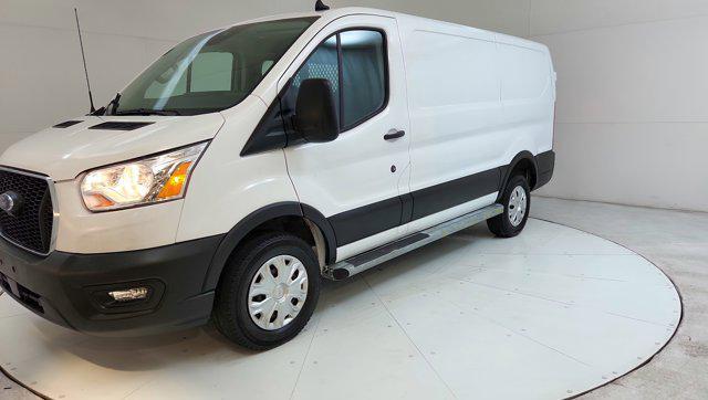 2022 ford transit-250 base