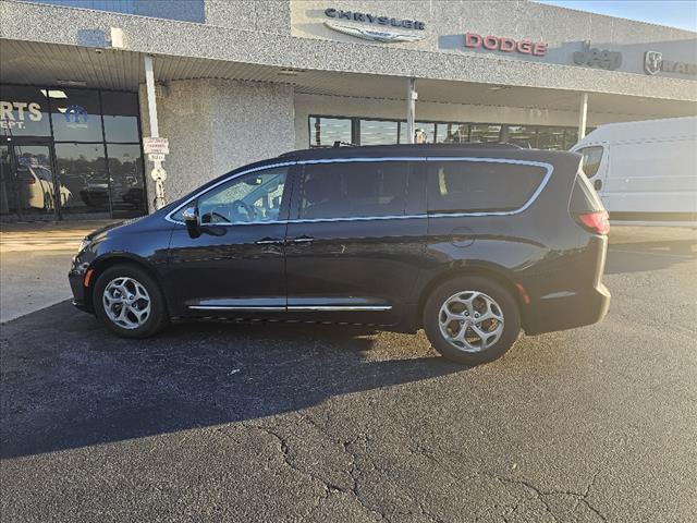 2023 chrysler pacifica limited