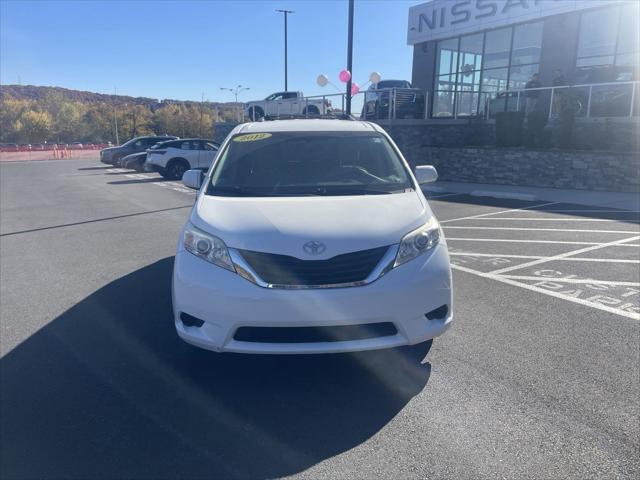 2012 toyota sienna le