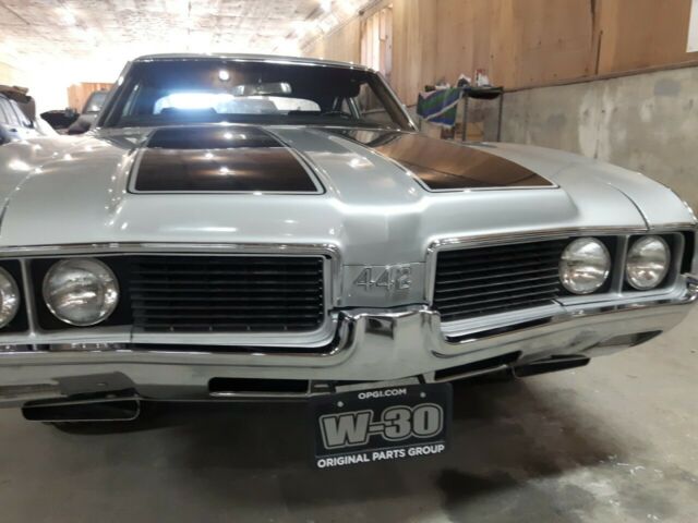 1969 442 w30 4 speed gm documented ultra rare collectable