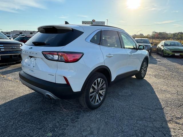2022 ford escape titanium