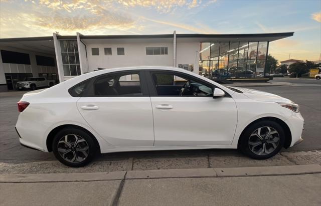 2021 kia forte lxs