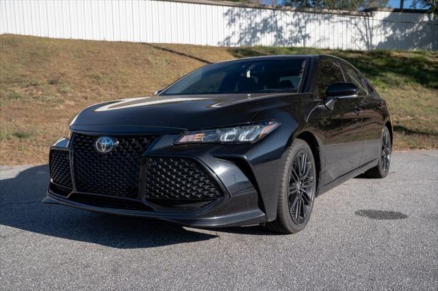 2022 toyota avalon hybrid xse