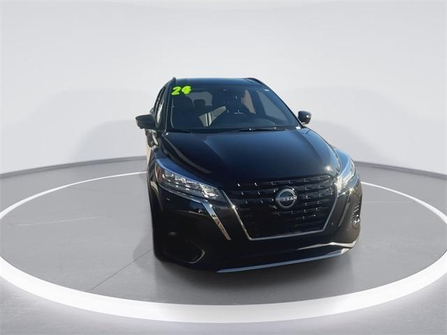 2024 nissan kicks sr