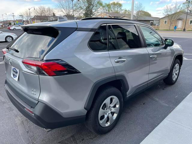 2021 toyota rav4 le