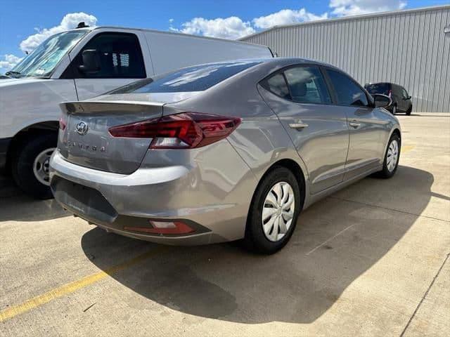 2020 hyundai elantra se in springfield, illinois
