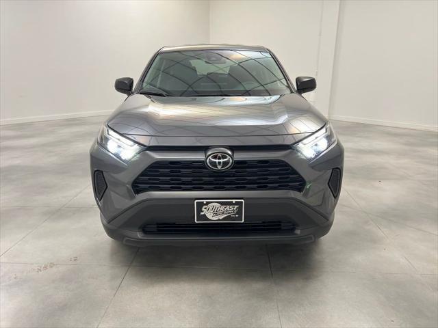 2023 toyota rav4 le