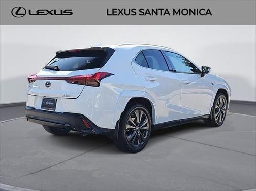 2022 lexus ux 200