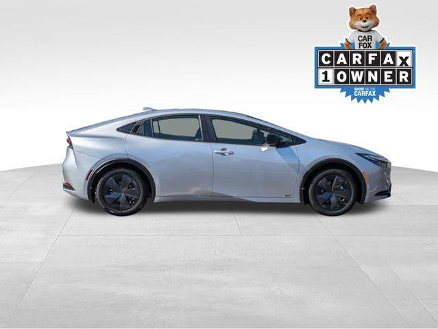 2024 toyota prius le