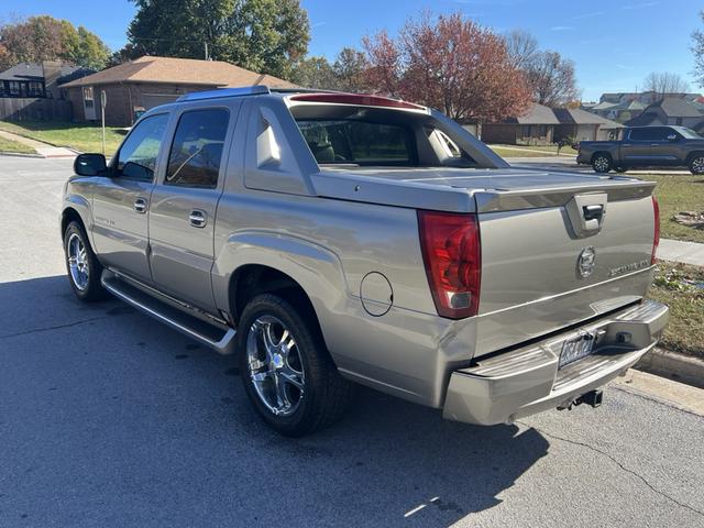 2002 cadillac escalade ext base