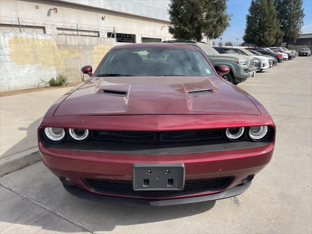 2022 dodge challenger sxt