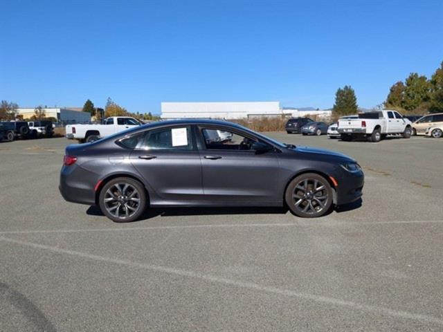 2016 chrysler 200 s