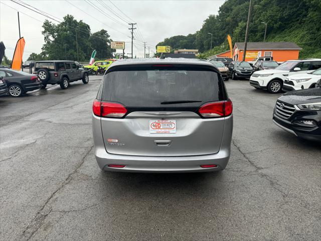 2021 chrysler voyager lx