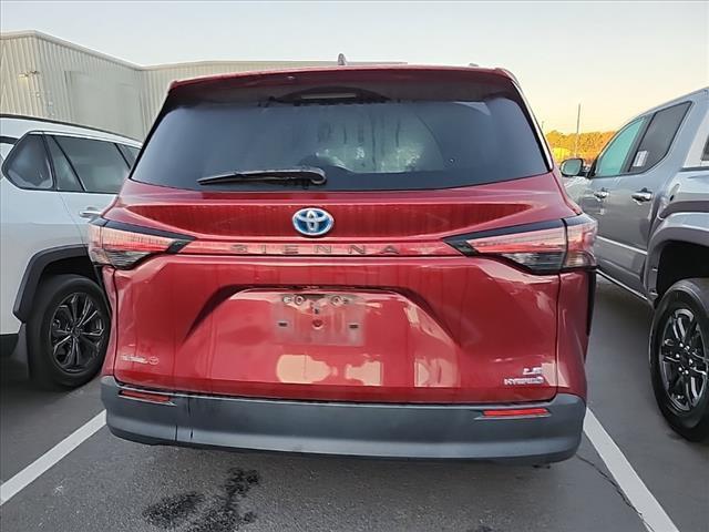 2022 toyota sienna le