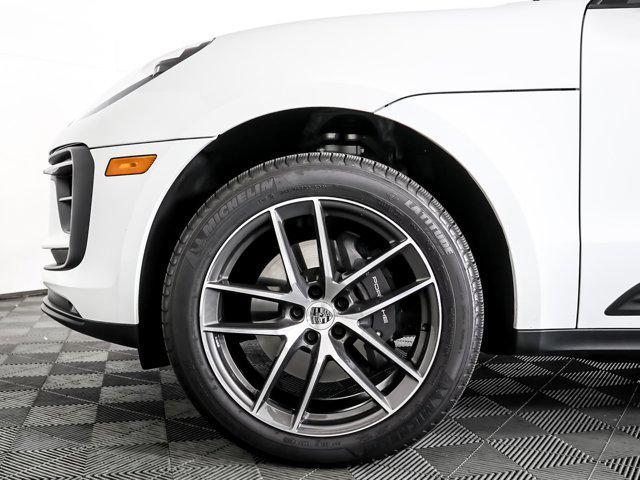 2024 porsche macan base