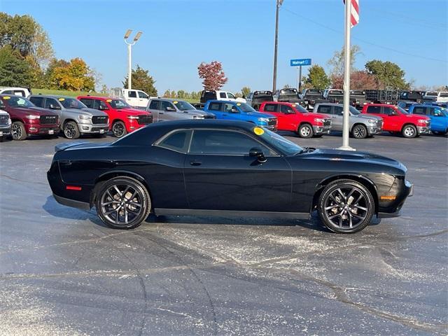 2019 dodge challenger sxt