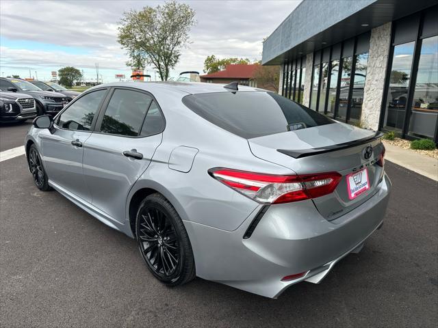2020 toyota camry se