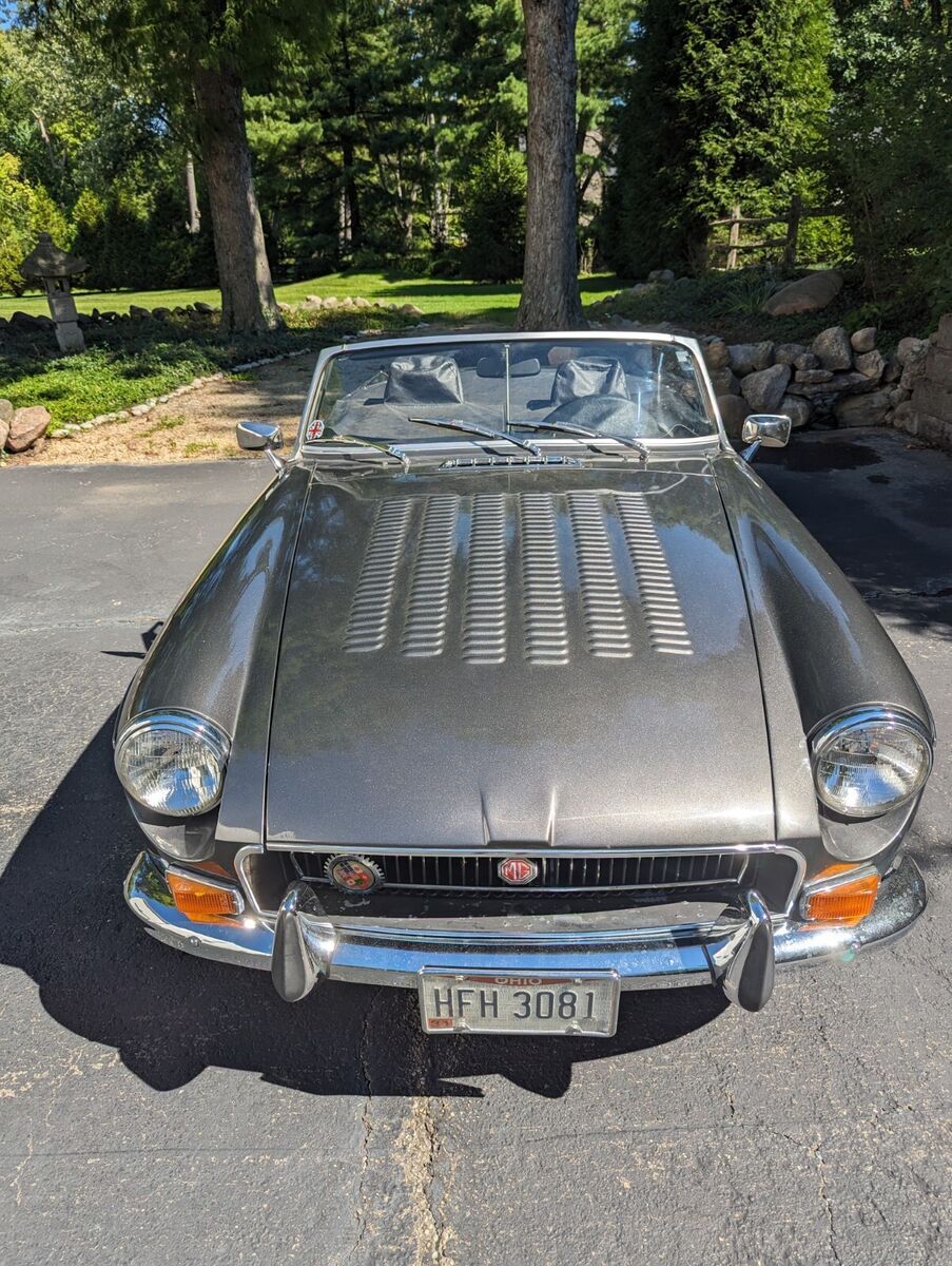 totally retsored last year of wire wheels and chrome bumpers. low mileage