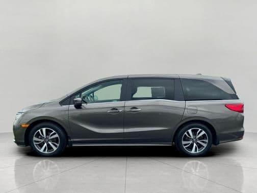 2022 honda odyssey touring in oshkosh, wisconsin