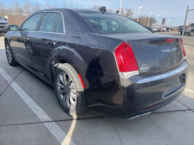 2019 chrysler 300 touring