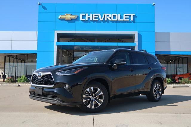 2021 toyota highlander xle