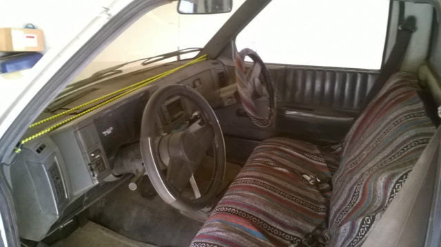 1989 chevrolet s10 base standard cab pickup 2-door 2.5l