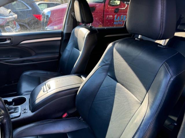 2017 toyota highlander se