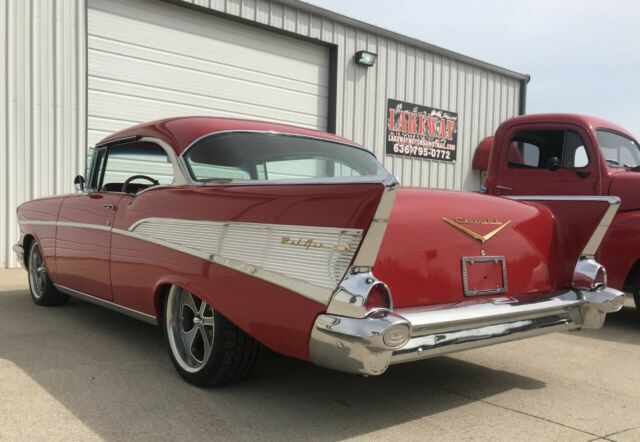 fuel injection, vintage ac, dakota digital gauges, disc brakes, power brakes