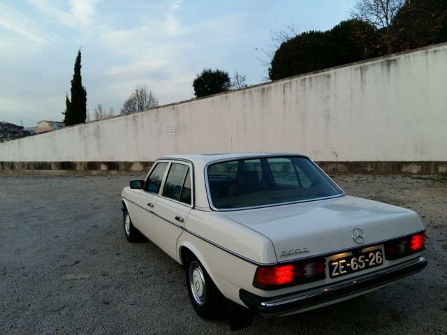 mercedes-benz w123 300d 27.000 miles 1 owner original paint mint condition