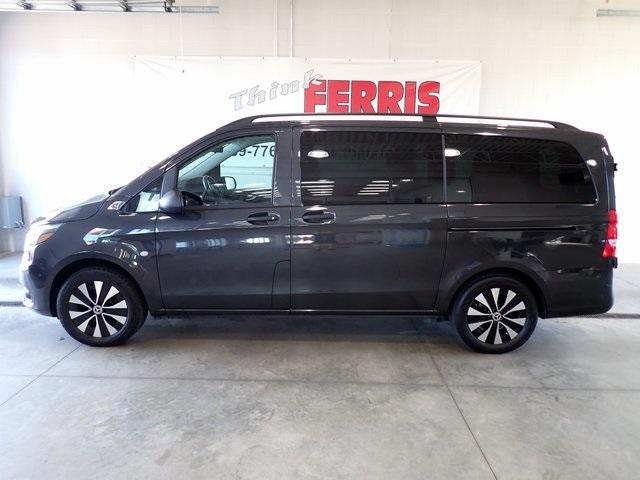 2022 mercedes-benz metris base