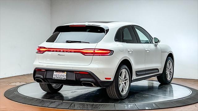 2022 porsche macan base