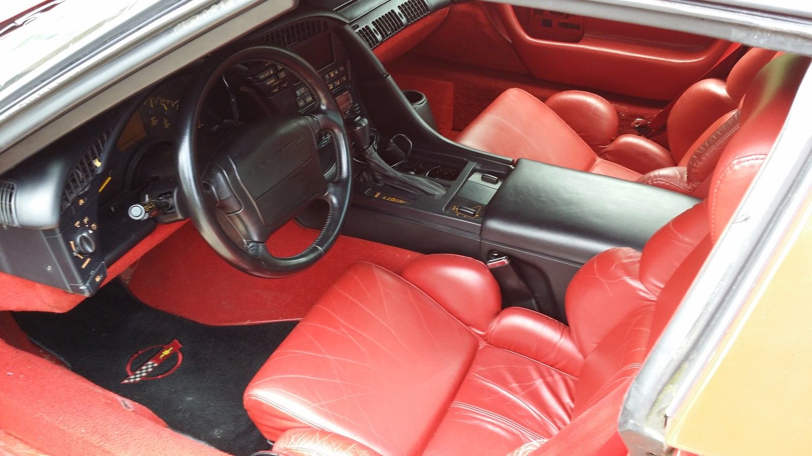 1992 chevrolet corvette base hatchback 2-door 5.7l