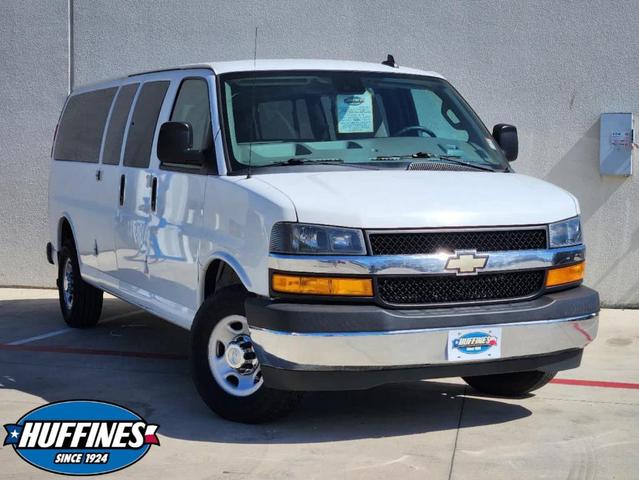 2019 chevrolet express 3500 lt