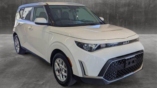 2023 kia soul lx