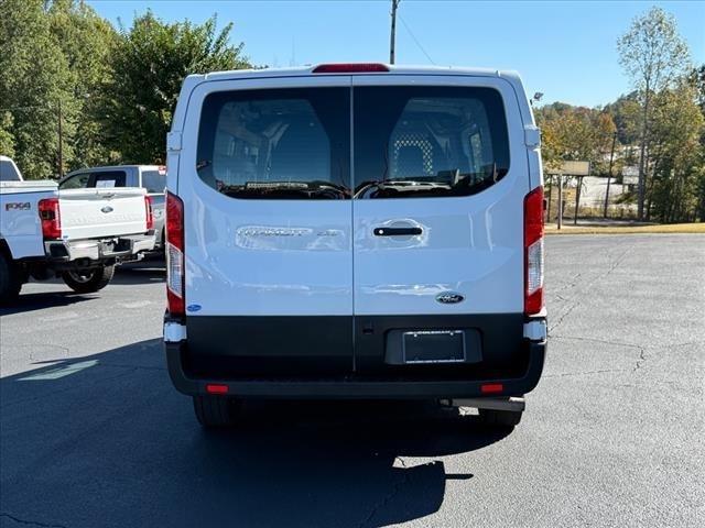 2022 ford transit-250 base
